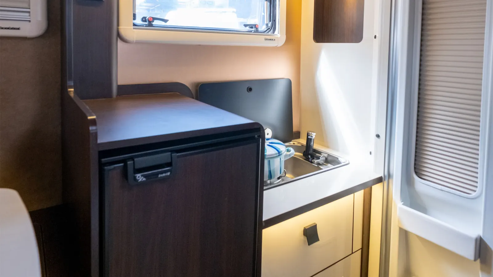 Gladiator L: kitchen with sink, shown with the 42 L fridge option