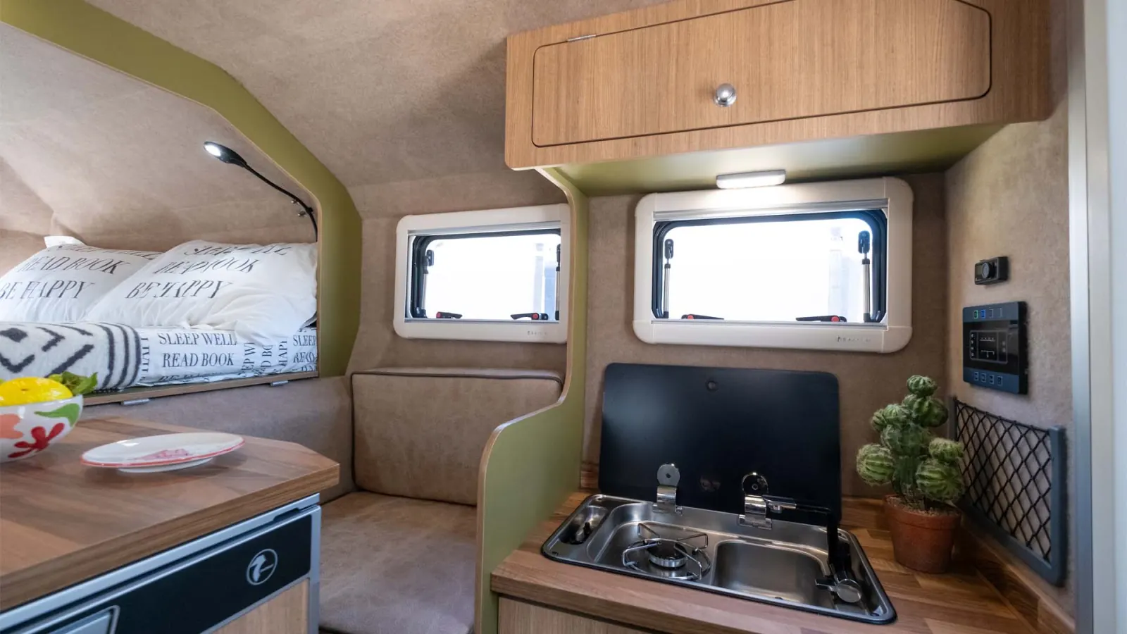 Gladiator S: the same layout in the khaki and oak finish